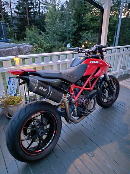 Ducati Supermotard 1100 S 24 of 24