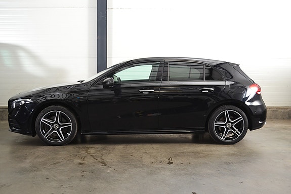 Mercedes-Benz A250 e 5 of 5