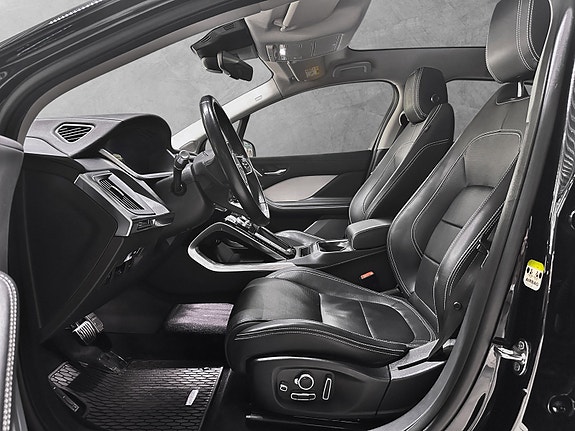 Jaguar I-PACE 14 of 30