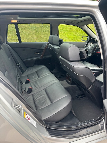 BMW 550i 10 of 15
