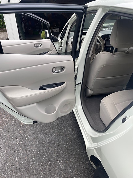 Nissan Leaf 6 of 14