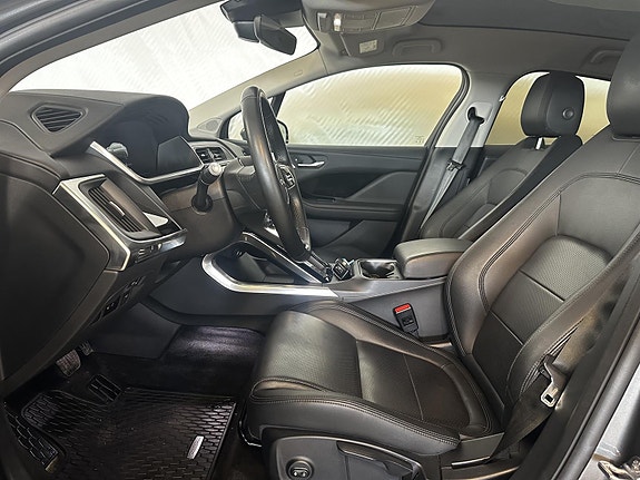 Jaguar I-PACE 9 of 21