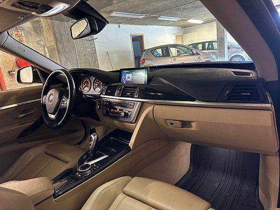 BMW 328i 17 of 30