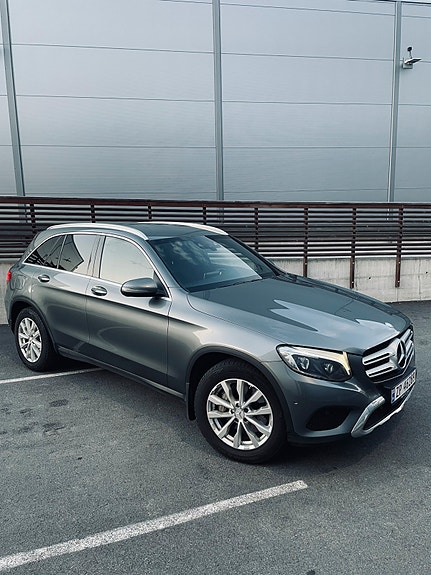 Mercedes-Benz GLC350 e 2 of 11