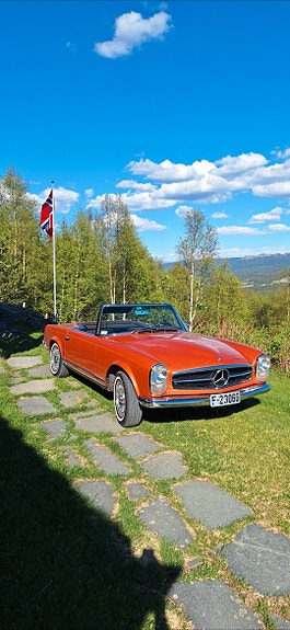 Mercedes-Benz SL-Klasse 2 of 12