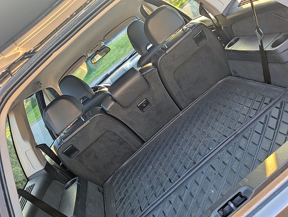 Volvo XC90 11 of 25
