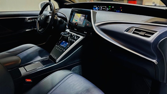 Toyota Mirai 12 of 30