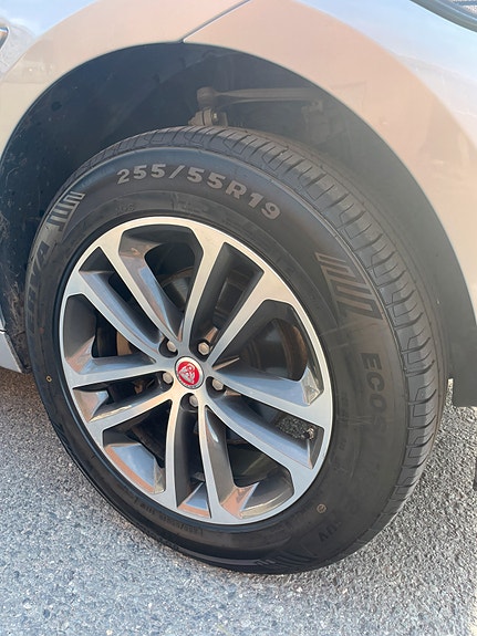 Jaguar F-PACE 8 of 28