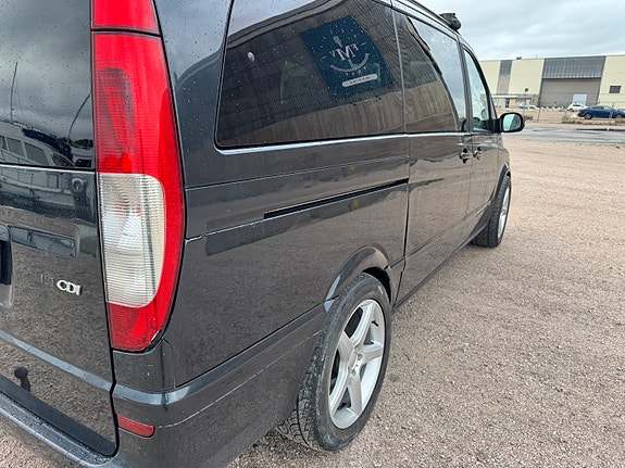 Mercedes-Benz Viano 17 of 30