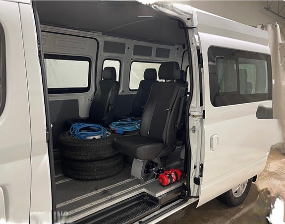Maxus ev80 9 of 20