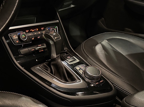 BMW 225xe 14 of 26