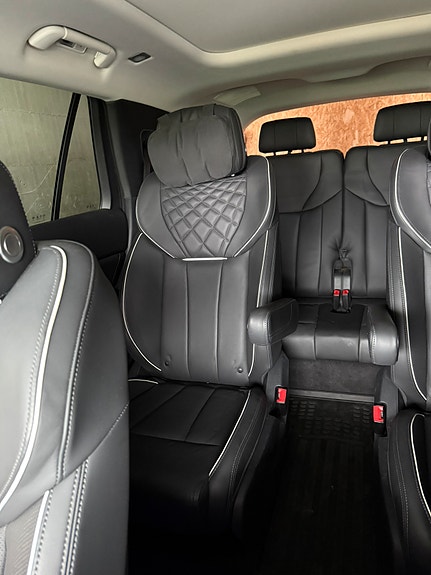Hongqi E-HS9 19 of 21