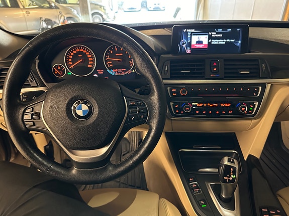 BMW 328i 14 of 30