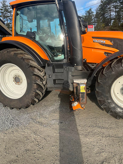 Valtra T254V m/FMG Underliggende skjær 2018, kr 879 000,-