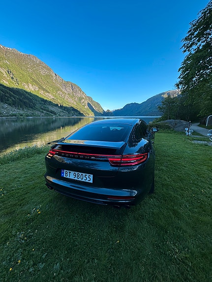 Porsche Panamera 21 of 30