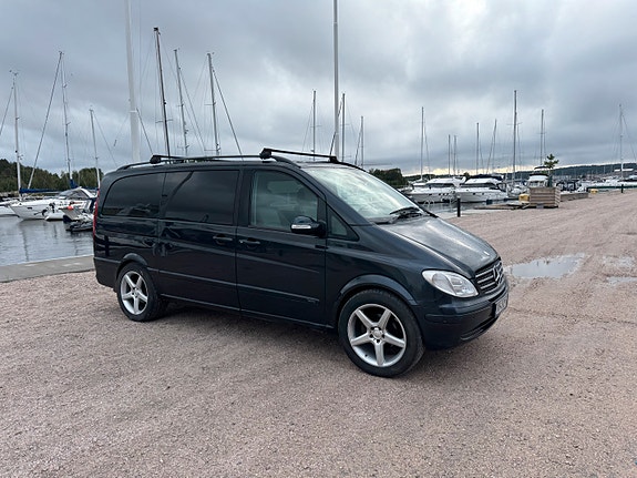 Mercedes-Benz Viano 2 of 5