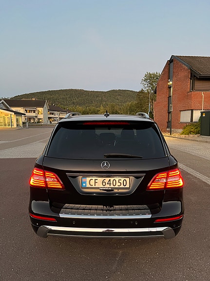 Mercedes-Benz ML250 12 of 26