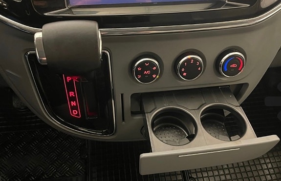 Maxus ev80 20 of 20