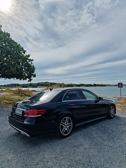 Mercedes-Benz E220 8 of 30