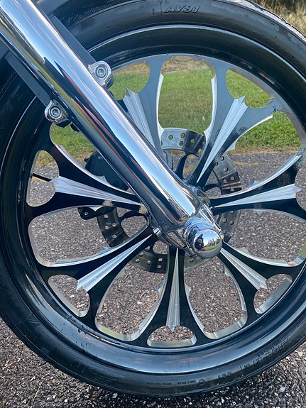 Harley-Davidson FXST Softail Standard / Custom 6 of 19