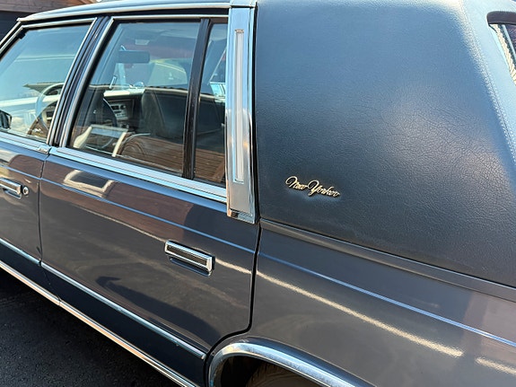 Chrysler New Yorker 17 of 23