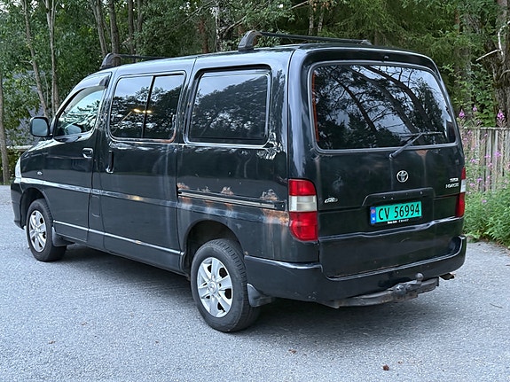 Toyota HiAce 3 of 22