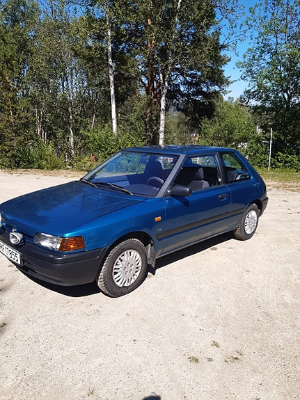 Mazda 323 3 of 5