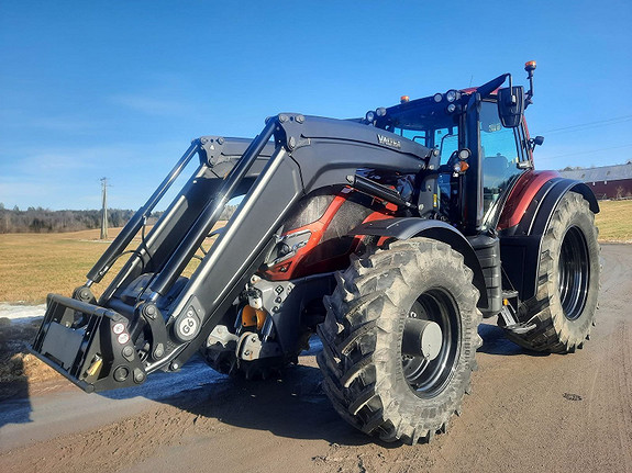 Valtra T235, Twin trac, Front.pto, GPS ready 2022, kr 1 890 000,-