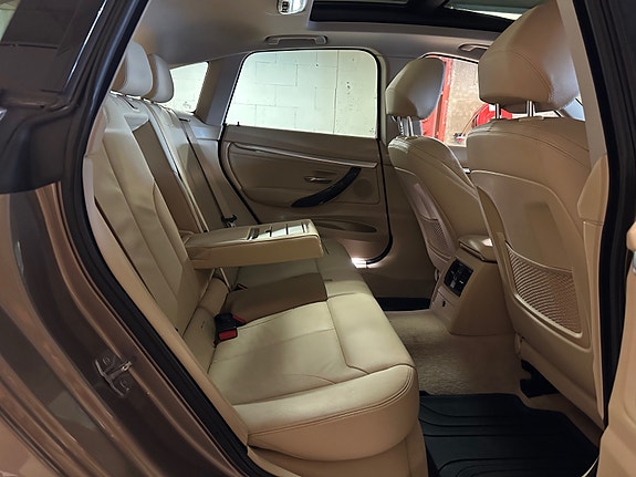 BMW 328i 21 of 30