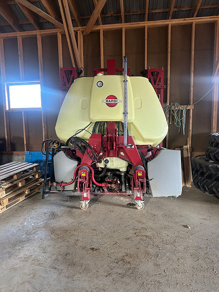 Hardi Mega 1200 - 15m med fronttank 2019, kr 349 000,-