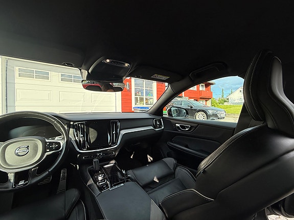 Volvo S60 18 of 30