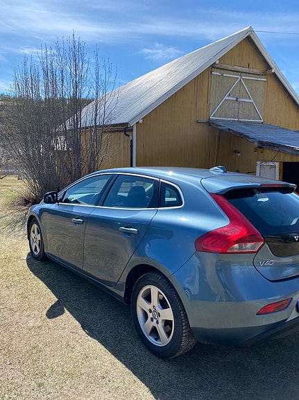 Volvo V40 4 of 21
