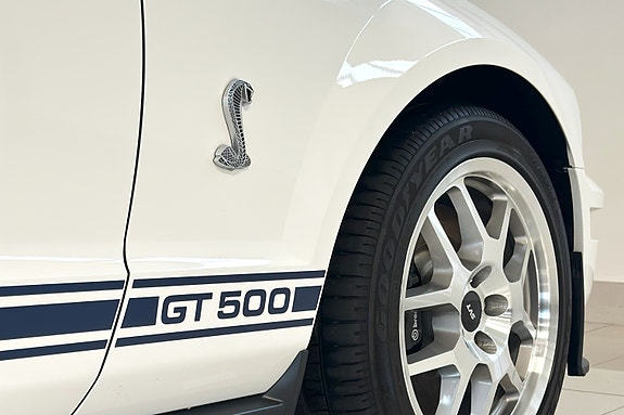 Ford Mustang 16 of 30