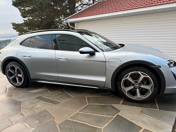 Porsche Taycan 5 of 5