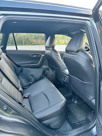 Toyota RAV4 10 of 19