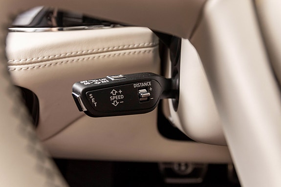 Bentley Bentayga 30 of 30
