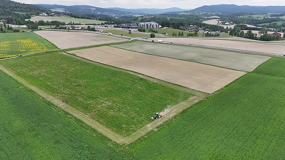 Forsøksfelt med tre forskjellige agronomiske metoder.