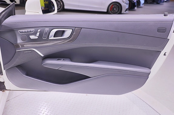 Mercedes-Benz SL63 23 of 29