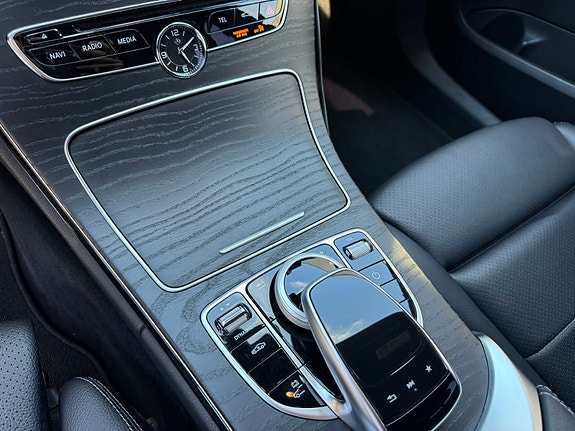 Mercedes-Benz C350 27 of 30