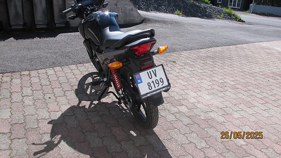 Honda CB 125F 3 of 9