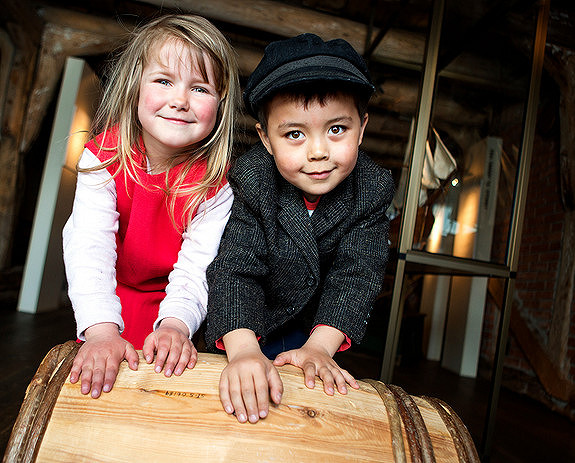 Aktive barn i utstillingen