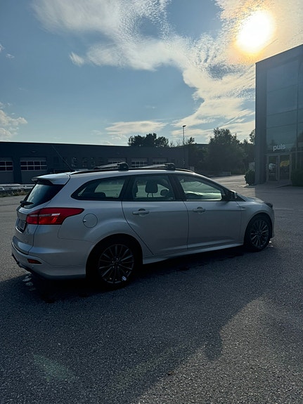 Ford Focus 9 of 30