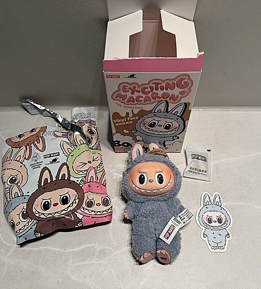 ExcitingMacaron ラブブ　See Salt Coconut Pop Mart Labubu The Monsters Exciting Macaron Sea Salt