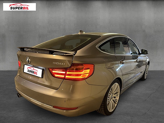 BMW 328i 7 of 30