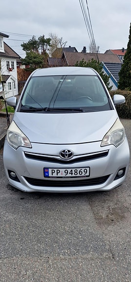 Toyota Verso-S 2 of 5