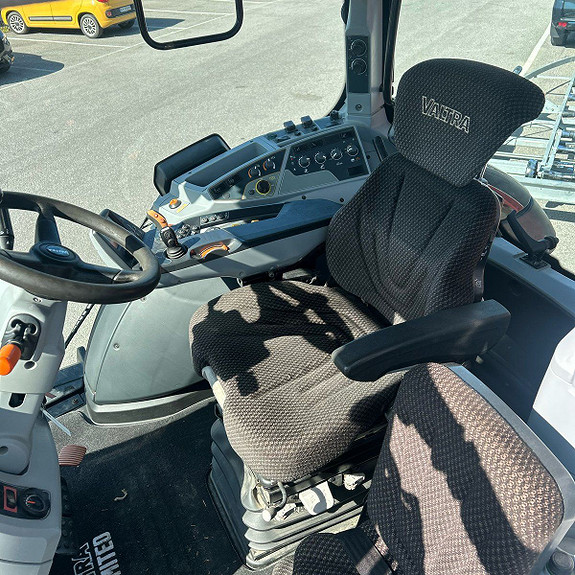 Valtra T 214 Frontløft/Pto 2015, kr 682 000,-