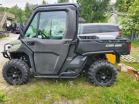 Can-Am Traxter 4 of 5