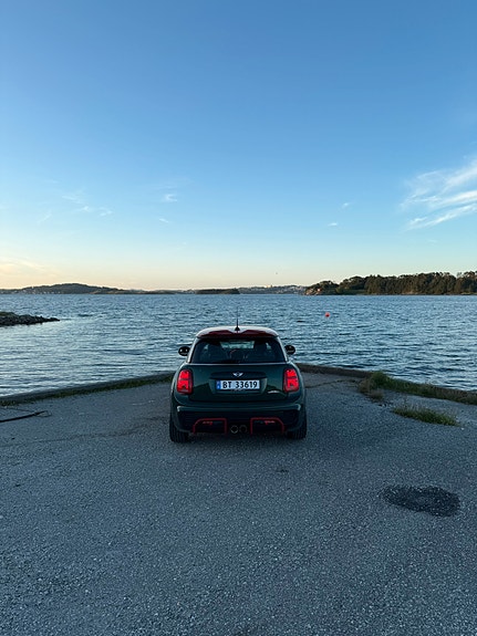 MINI John Cooper Works 2 of 5
