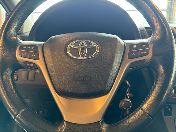 Toyota Avensis 15 of 18