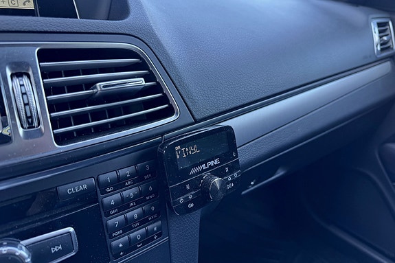 Mercedes-Benz E200 12 of 15